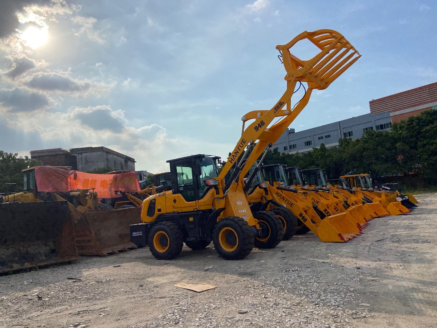 Used XCMG LW160FV Wheel Loader for sale engine and hydraulic area for sale