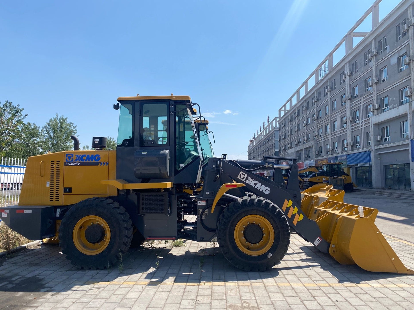 Used XCMG LW350FV Wheel Loader for sale bucket and boom detail for sale