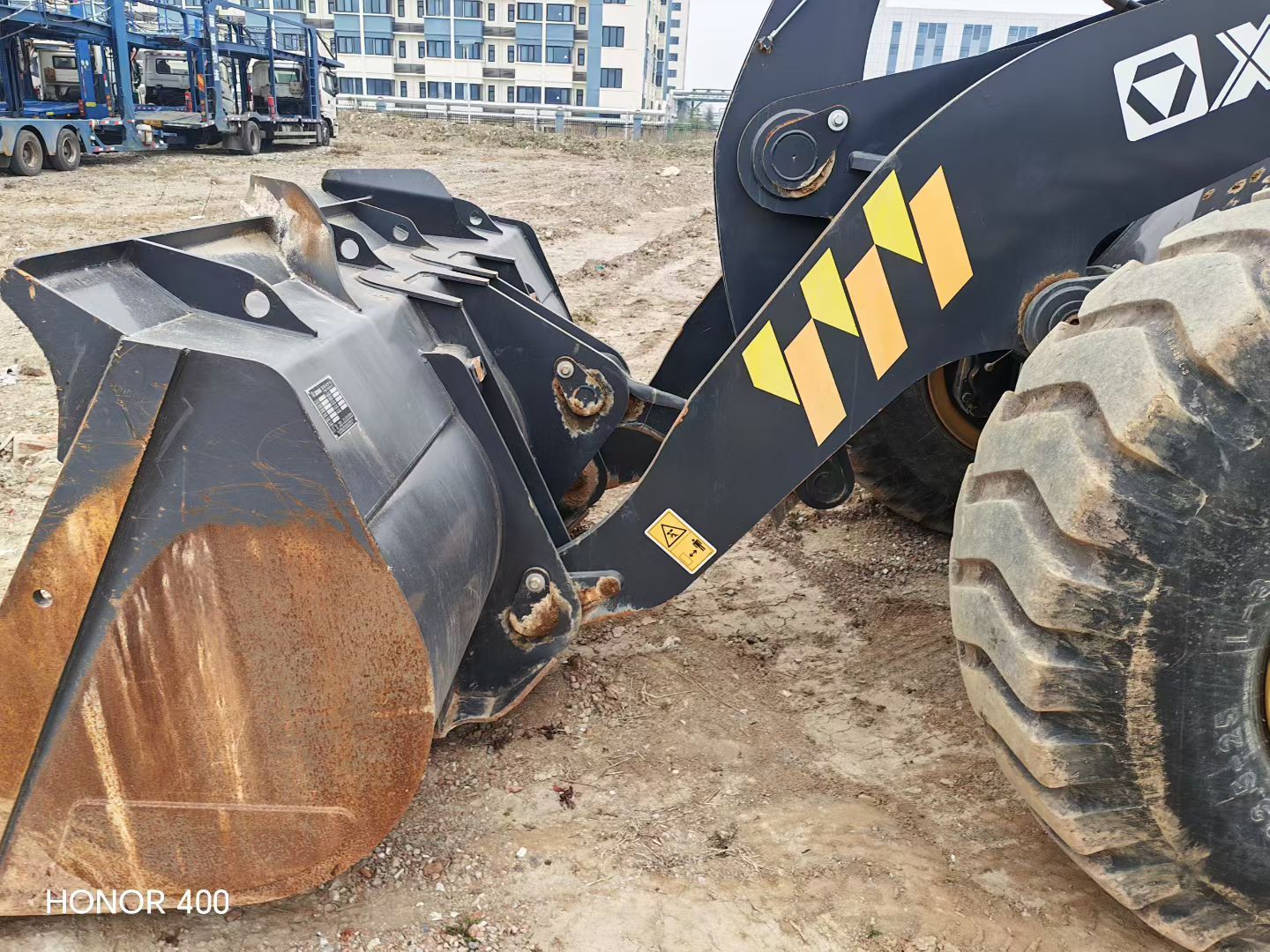 Used XCMG XC956 Wheel Loader for sale engine and hydraulic area for sale