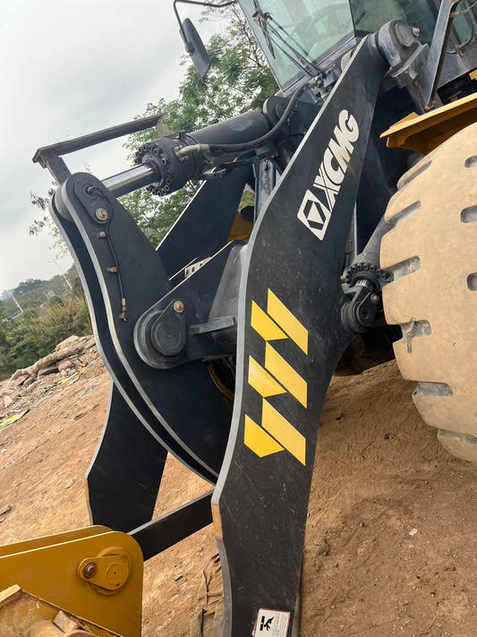 Used XCMG LW550HV Wheel Loader for sale front working view for sale