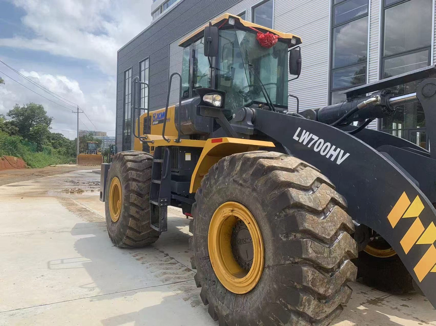 Used XCMG LW700HV Wheel Loader for sale rear view for sale