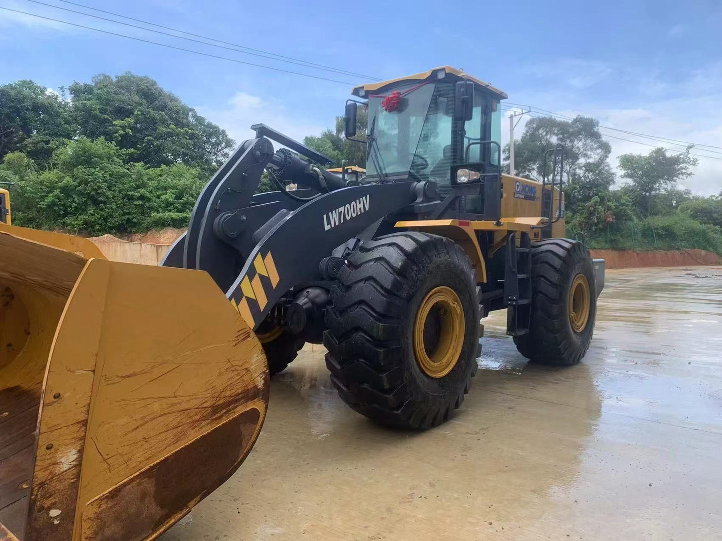 Used XCMG LW700HV Wheel Loader for sale operator cabin for sale