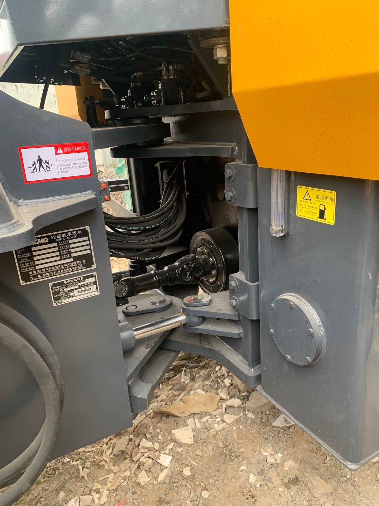 Used XCMG LW500GV Wheel Loader for sale tire and chassis detail for sale