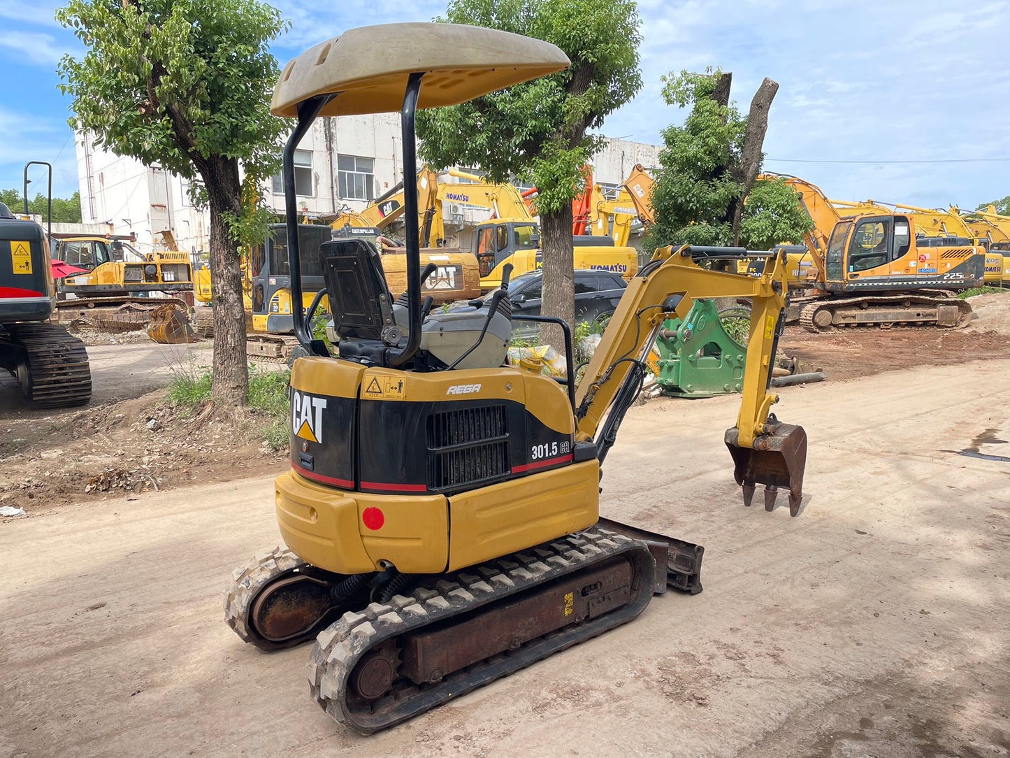 Used CAT 301.5CR Crawler Excavator for Sale - real inventory photo 3