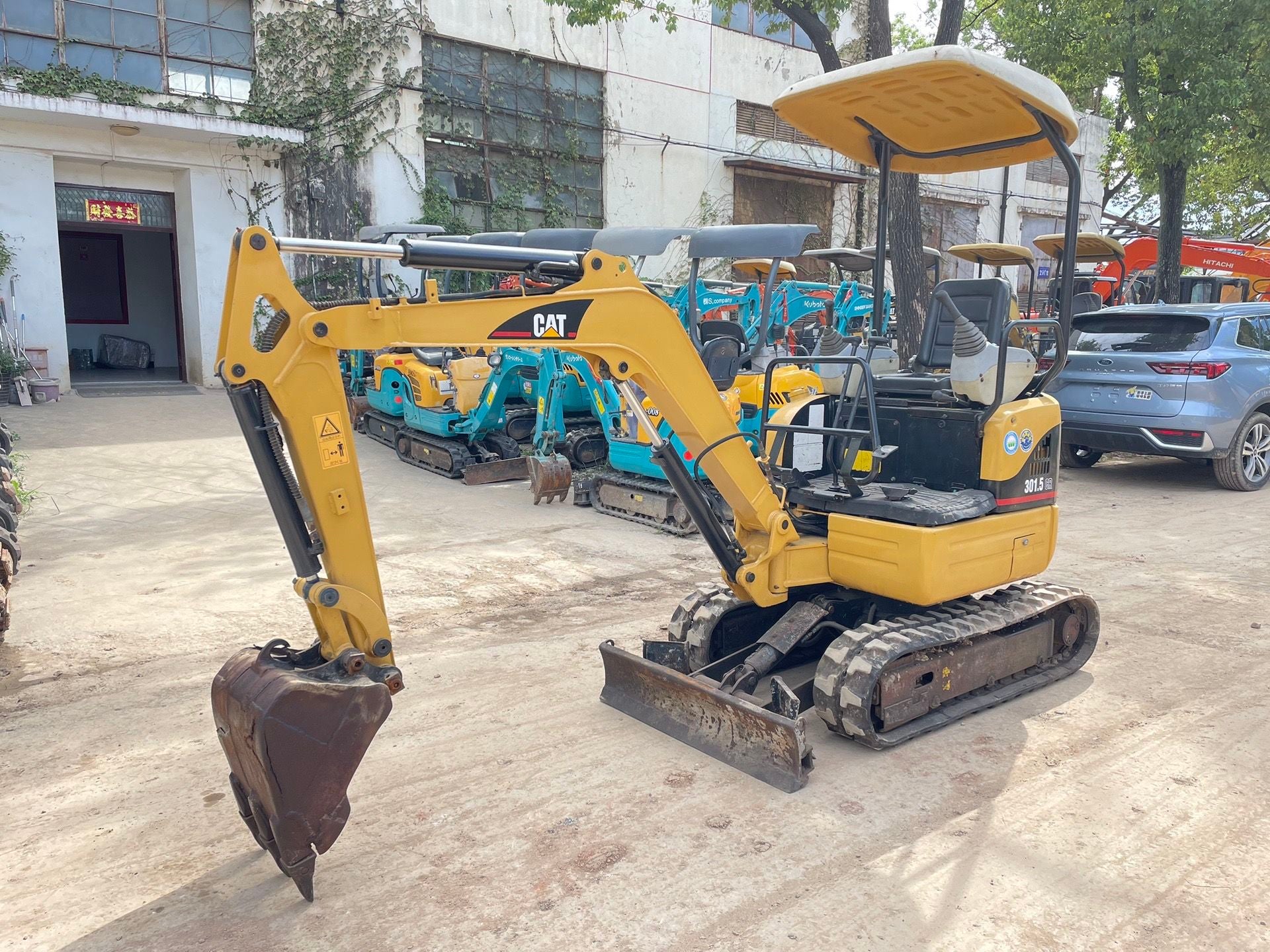 Used CAT 301.5CR Crawler Excavator for Sale - real inventory photo 5