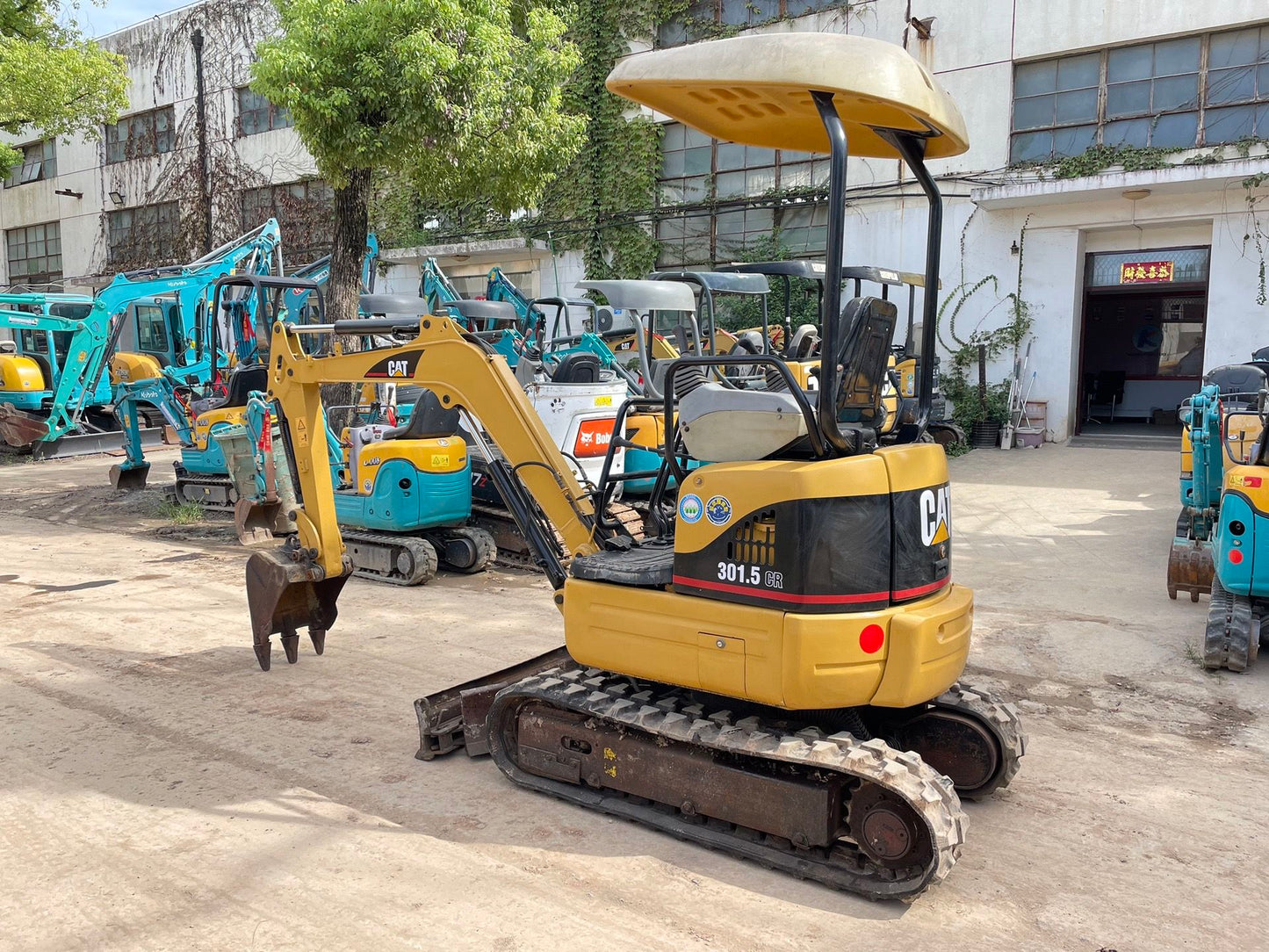 Used CAT 301.5CR Crawler Excavator for Sale - real inventory photo 6