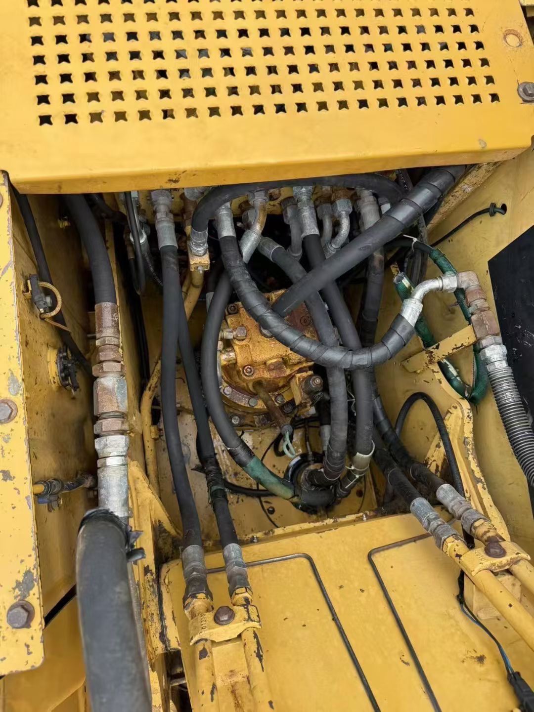 Used CAT 311B crawler excavator real inventory view 5