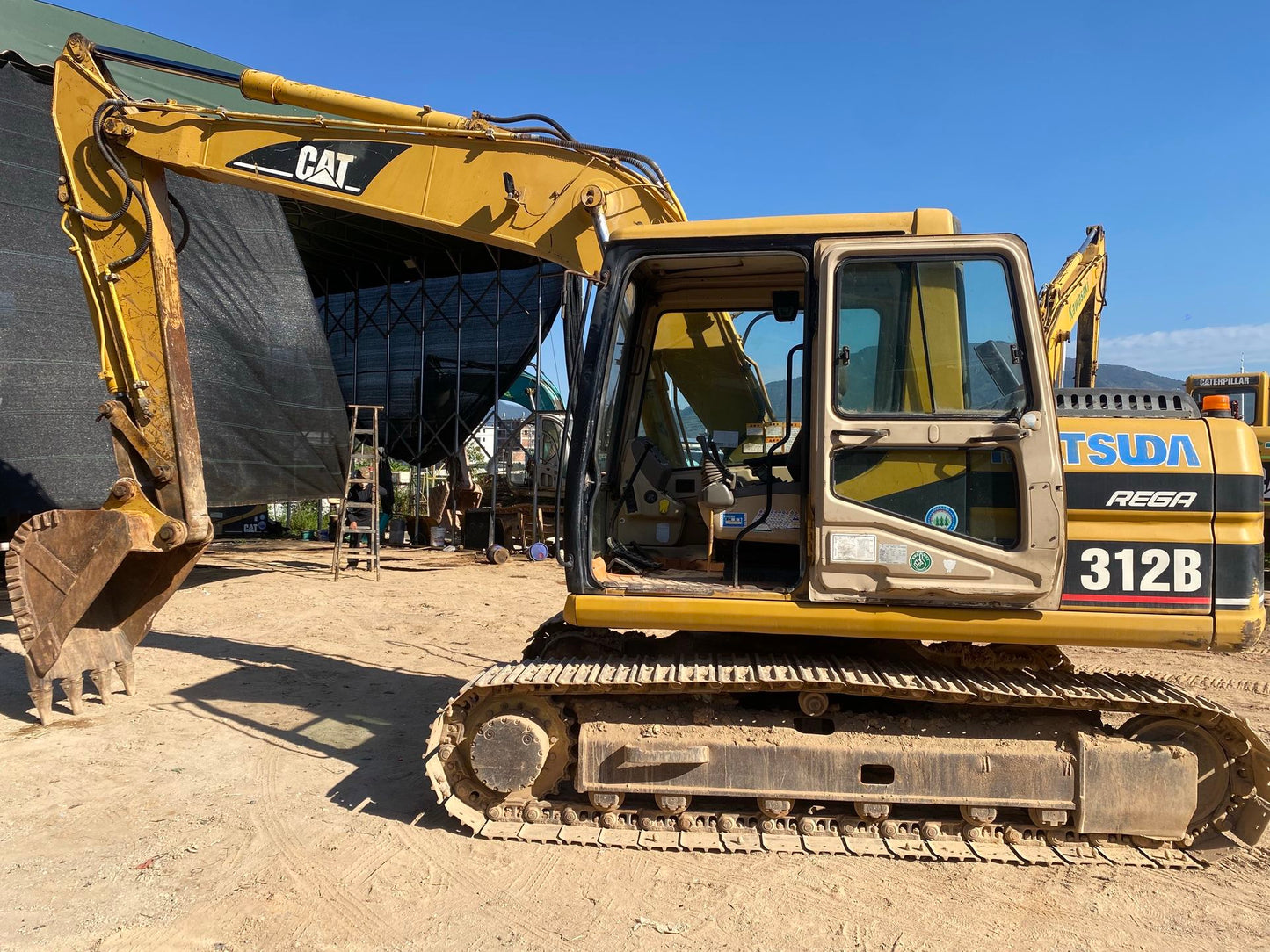 Used CAT 312B crawler excavator real inventory view 4