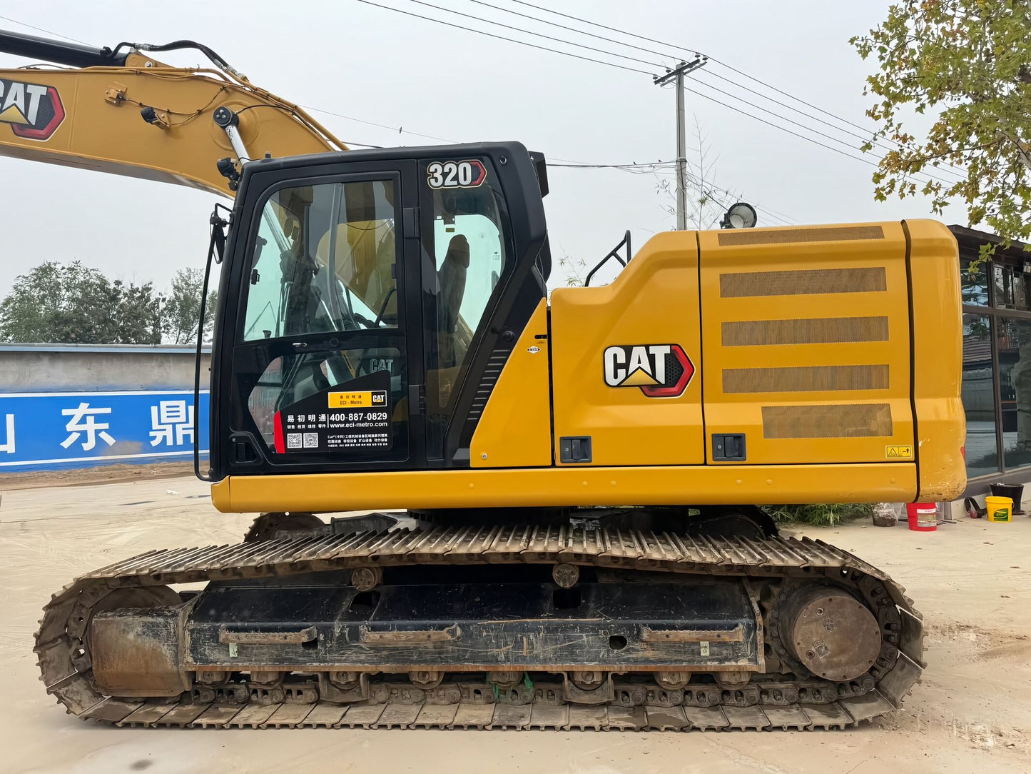 Used CAT 320 crawler excavator real inventory view 2