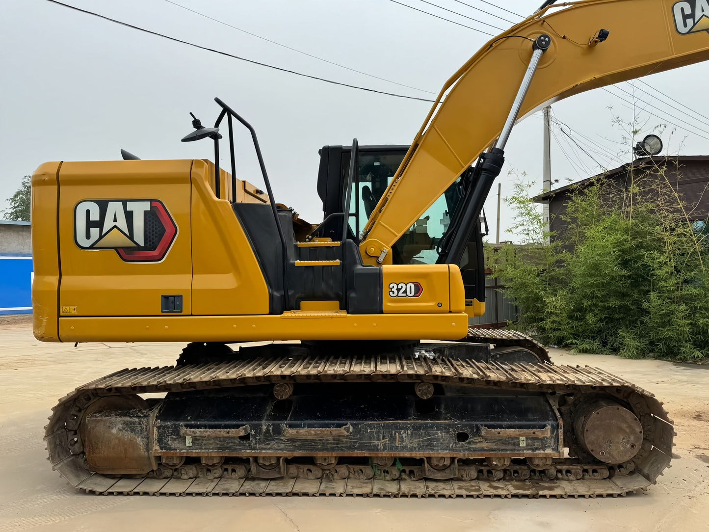 Used CAT 320 crawler excavator real inventory view 7
