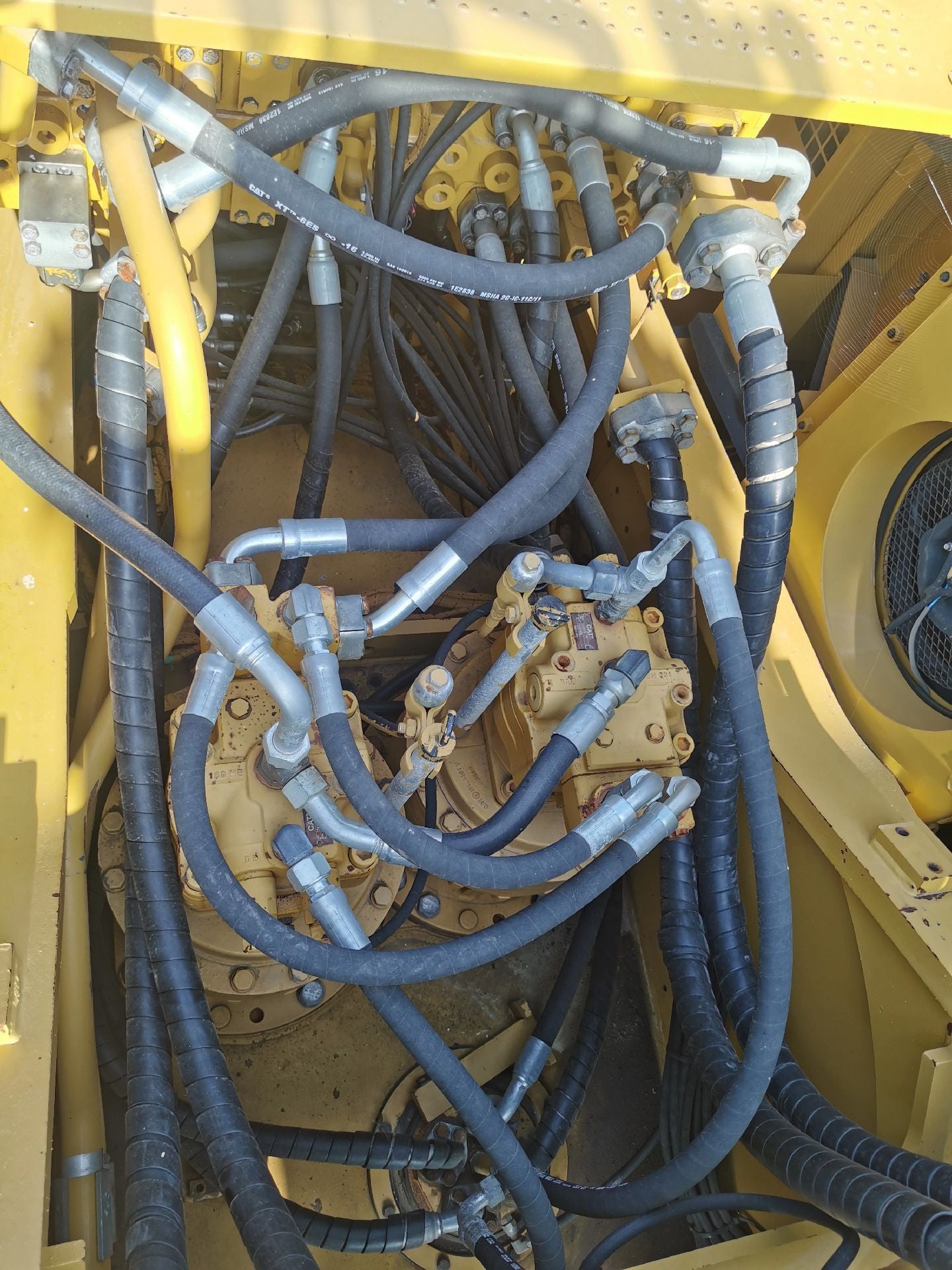 Used CAT 349EL Crawler Excavator for Sale - real inventory photo 4