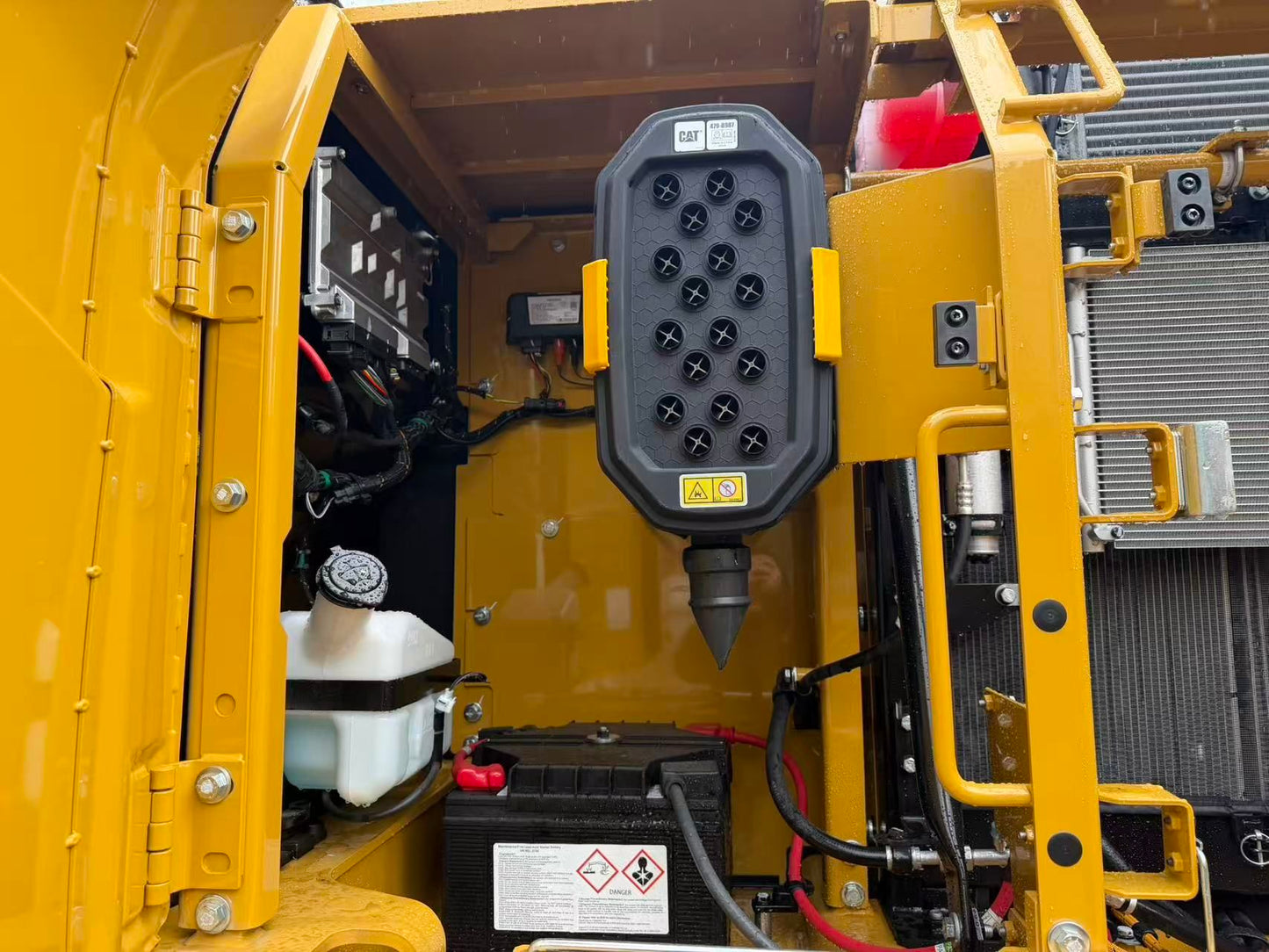 Used CAT 323GX Crawler Excavator for Sale - real inventory photo 5