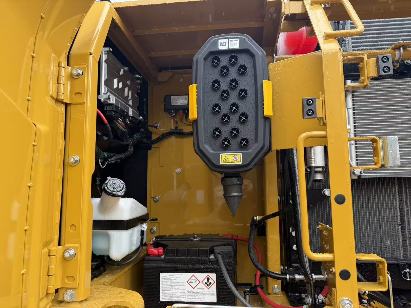 Used CAT 323GX Crawler Excavator for Sale - real inventory photo 5