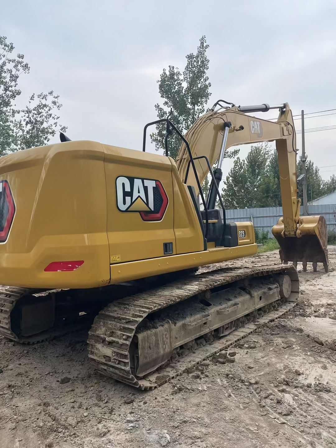 Used CAT 323 Crawler Excavator for Sale - real inventory photo 2