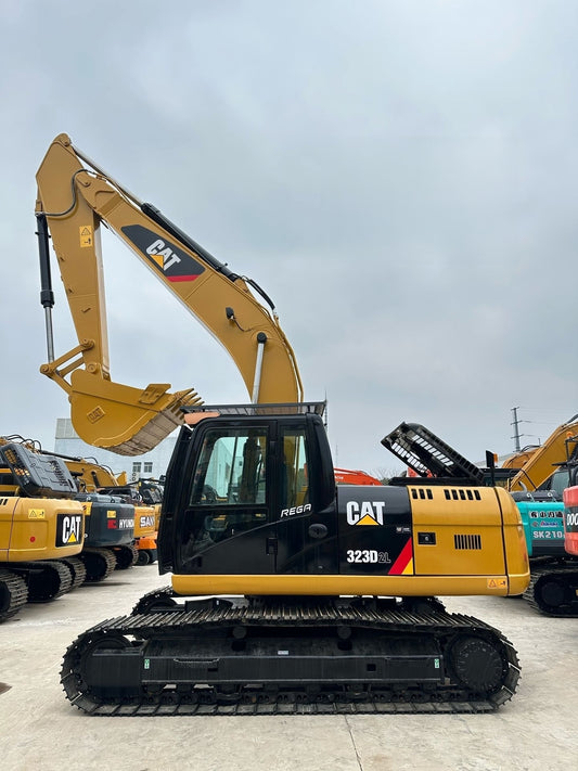 Used CAT 323D2L Crawler Excavator for Sale - real inventory photo 2