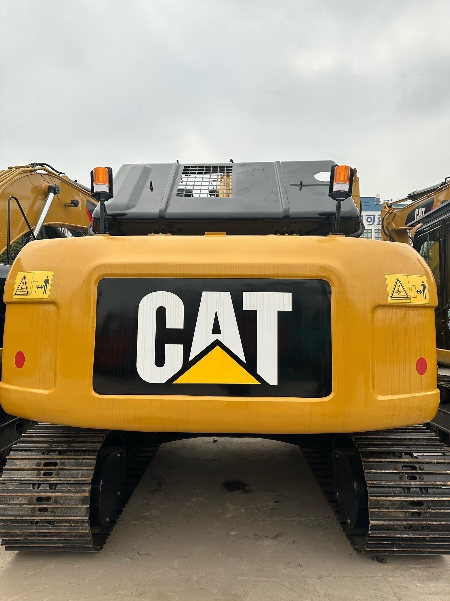 Used CAT 323D2L Crawler Excavator for Sale - real inventory photo 6