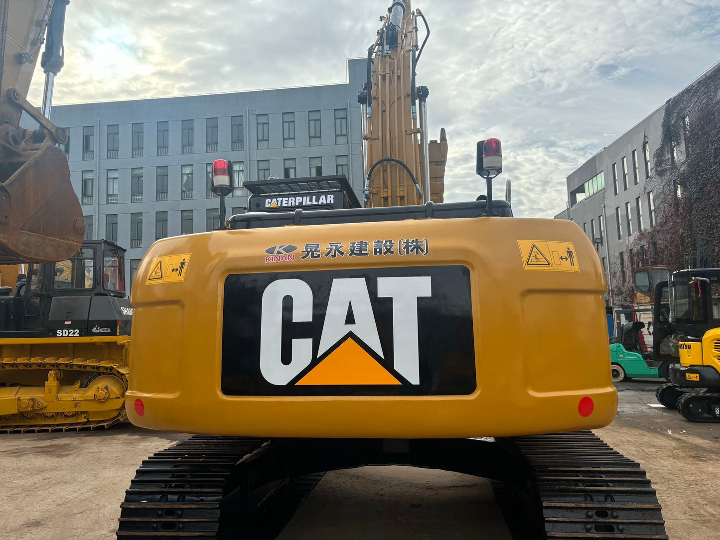 Used CAT 323DL crawler excavator real inventory view 5