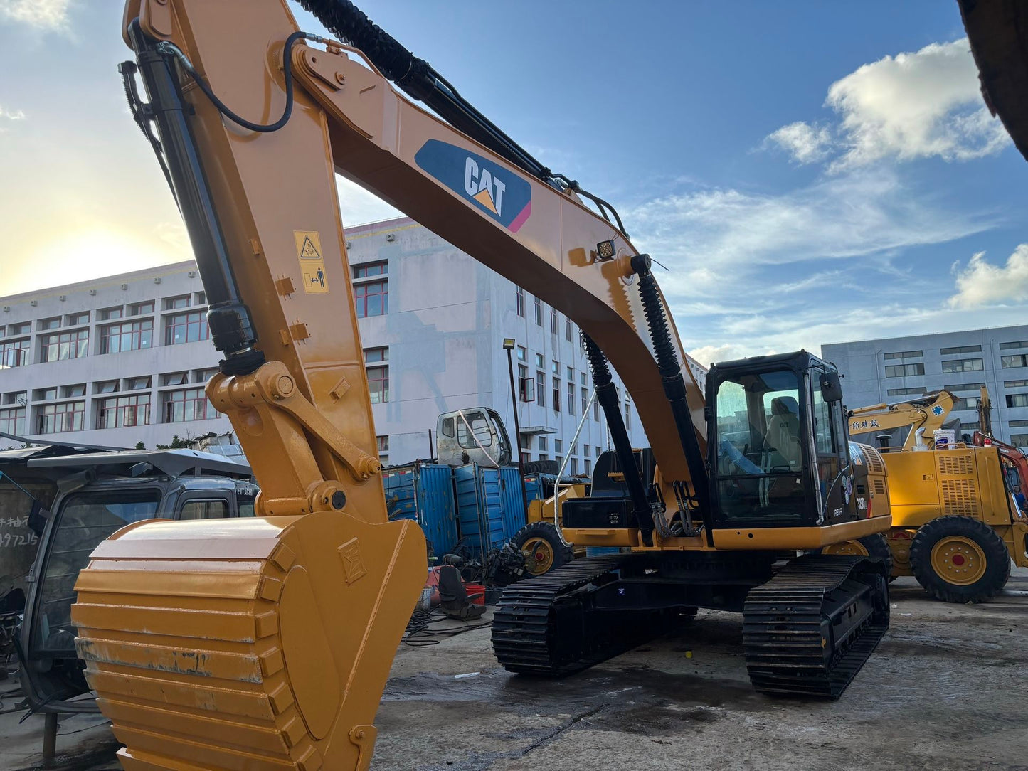 Used CAT 329D2L crawler excavator real inventory view 6