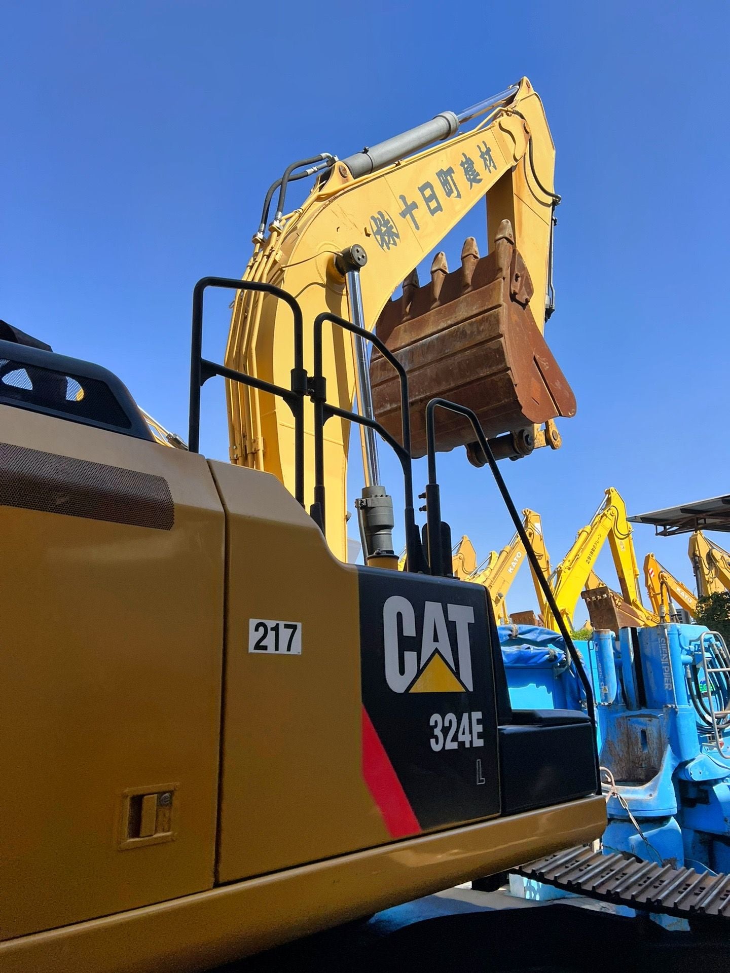 Used CAT 324E crawler excavator real inventory view 3