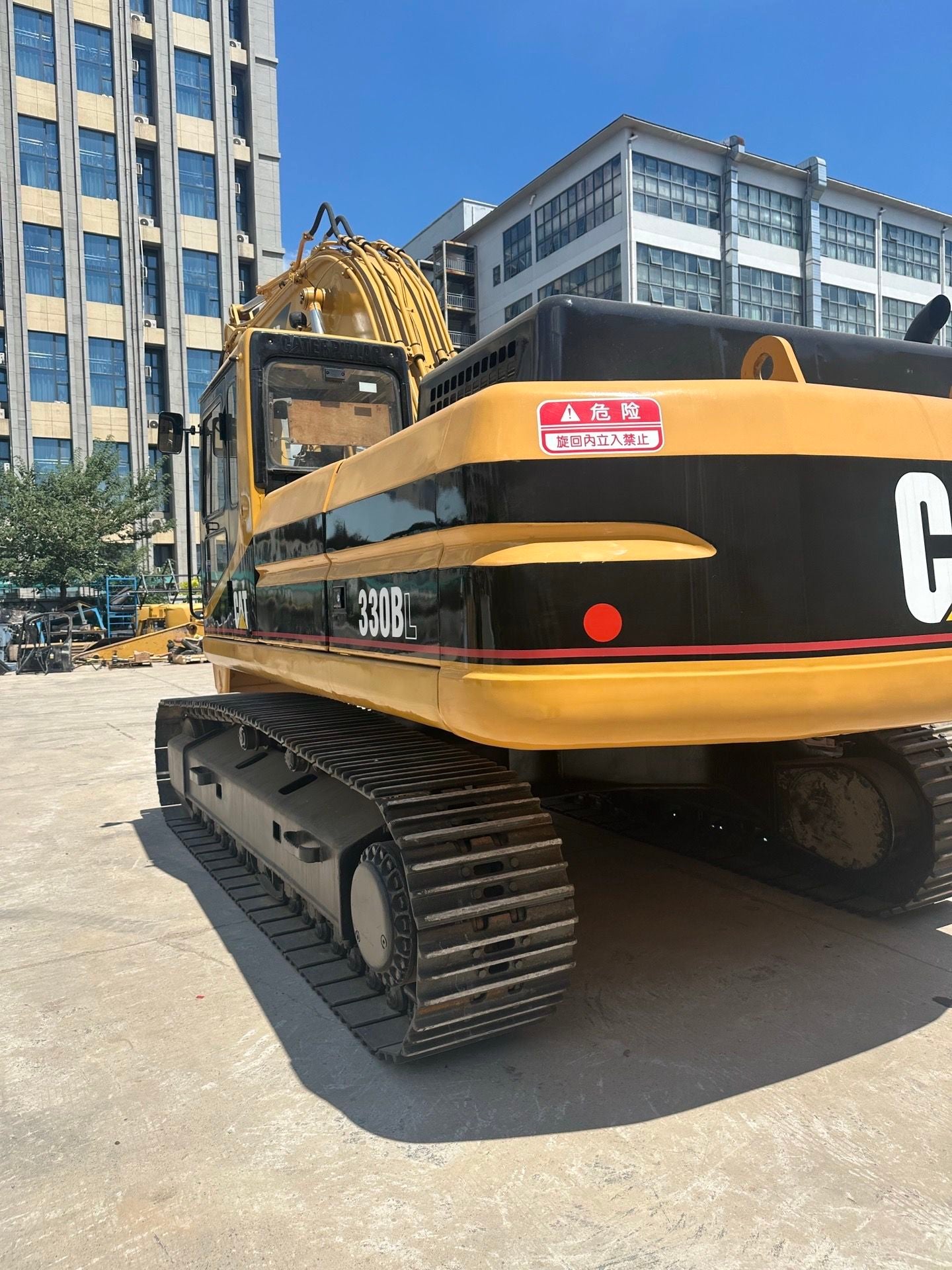 Used CAT 330BL crawler excavator real inventory view 3