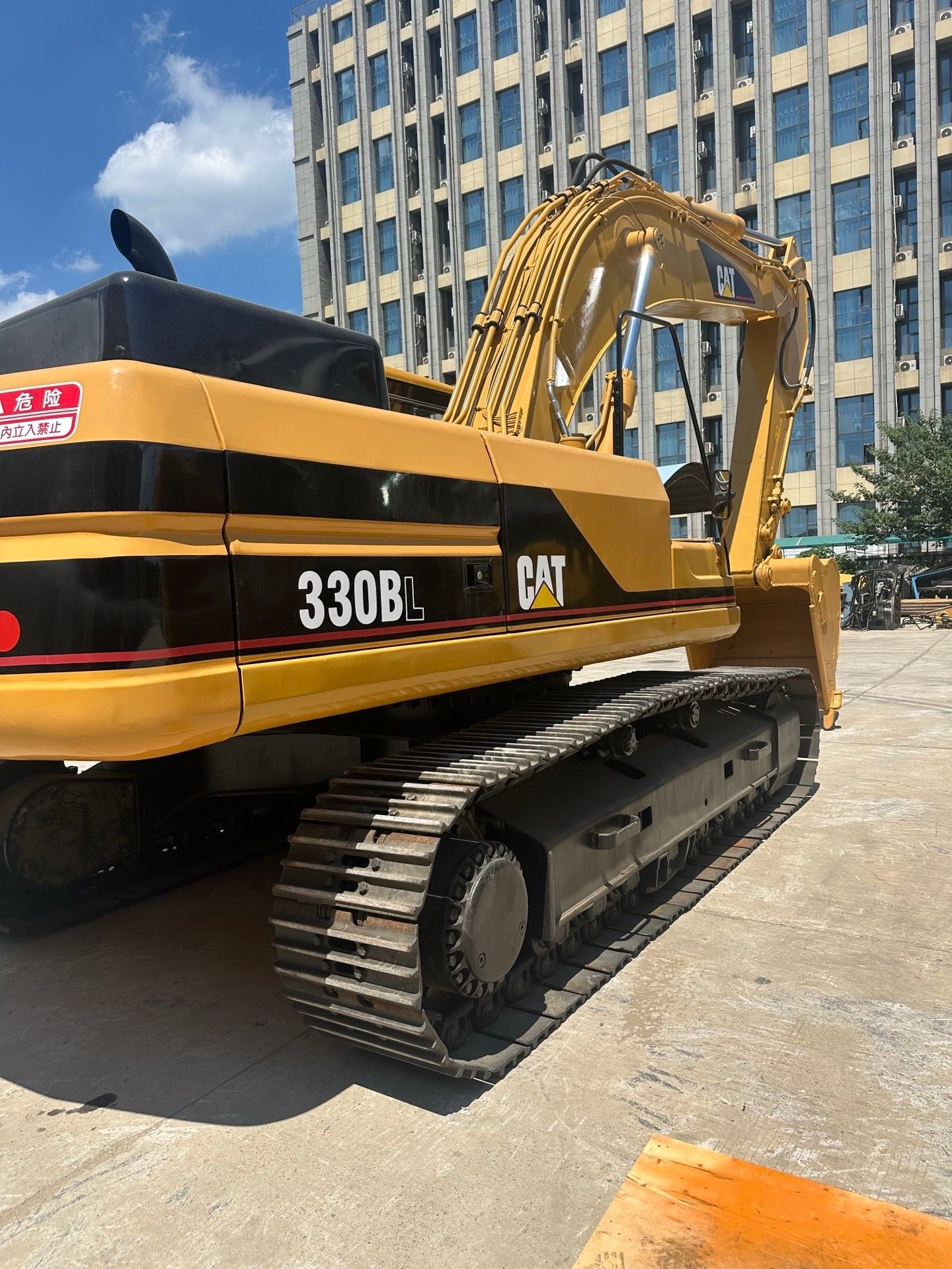 Used CAT 330BL crawler excavator real inventory view 5