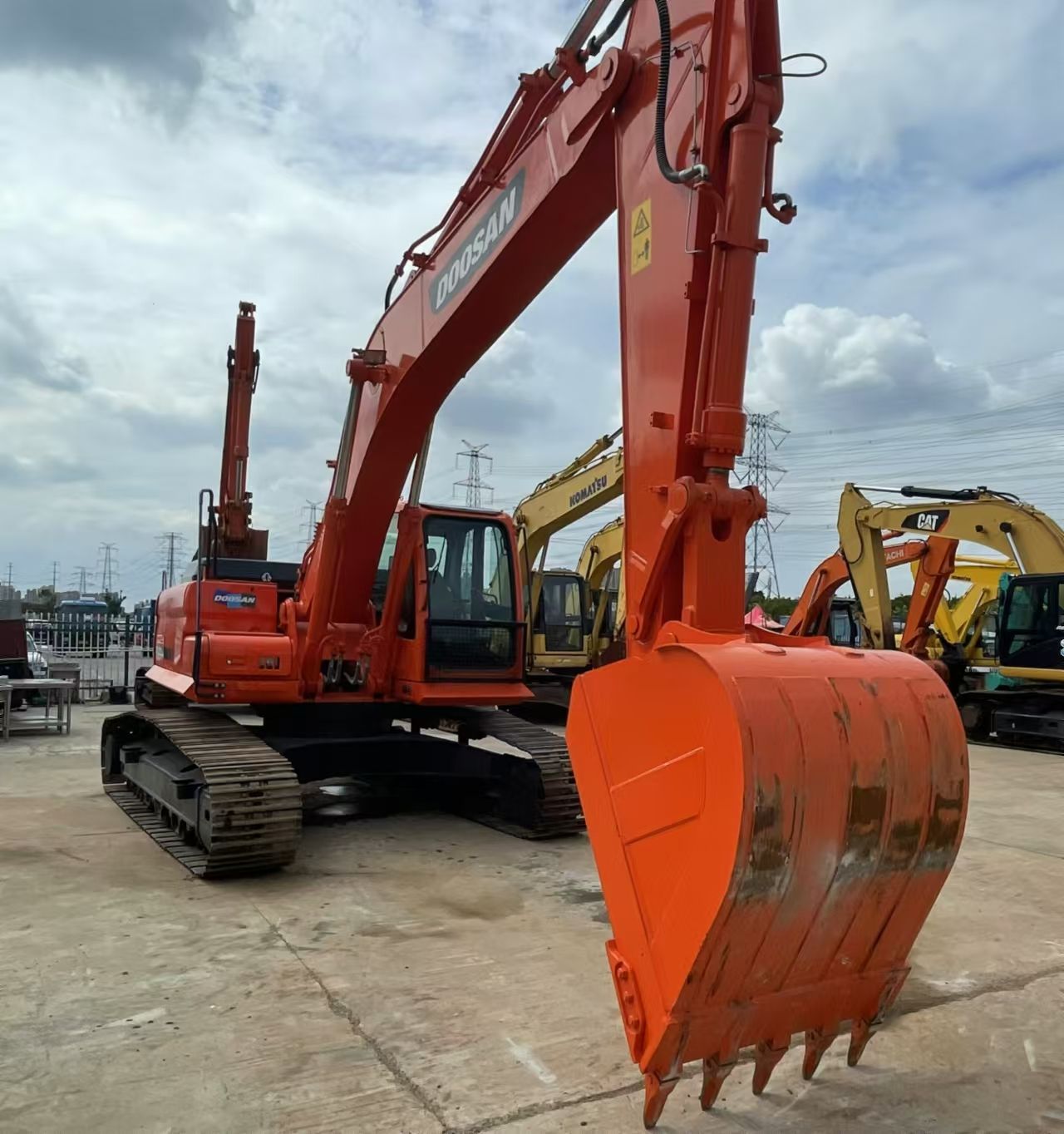 Used DOOSAN DX300LC Crawler Excavator for Sale - real inventory photo 3