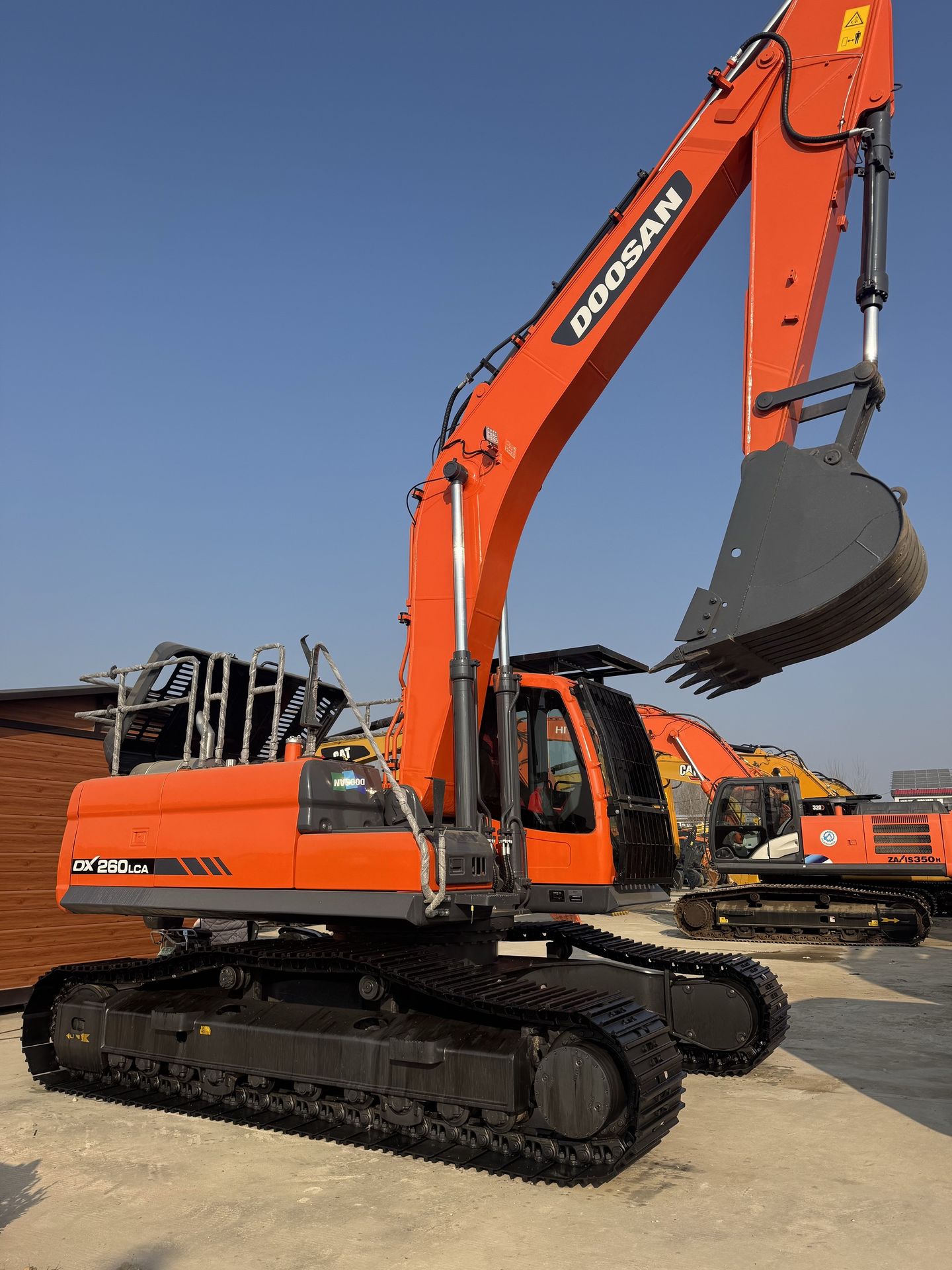 Used DOOSAN DX260LCA crawler excavator real inventory view 5