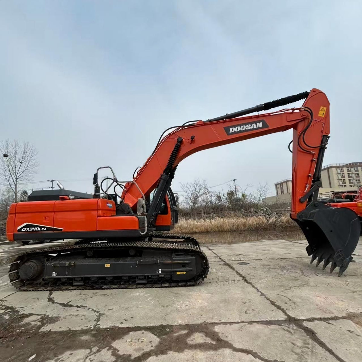 DOOSAN DX340LCA Crawler Excavator product photograph