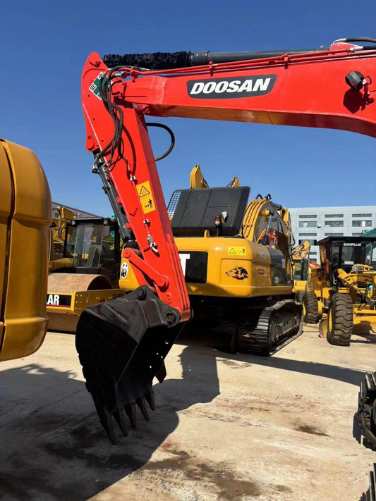 Used DOOSAN DX140LC-9C crawler excavator real inventory view 2