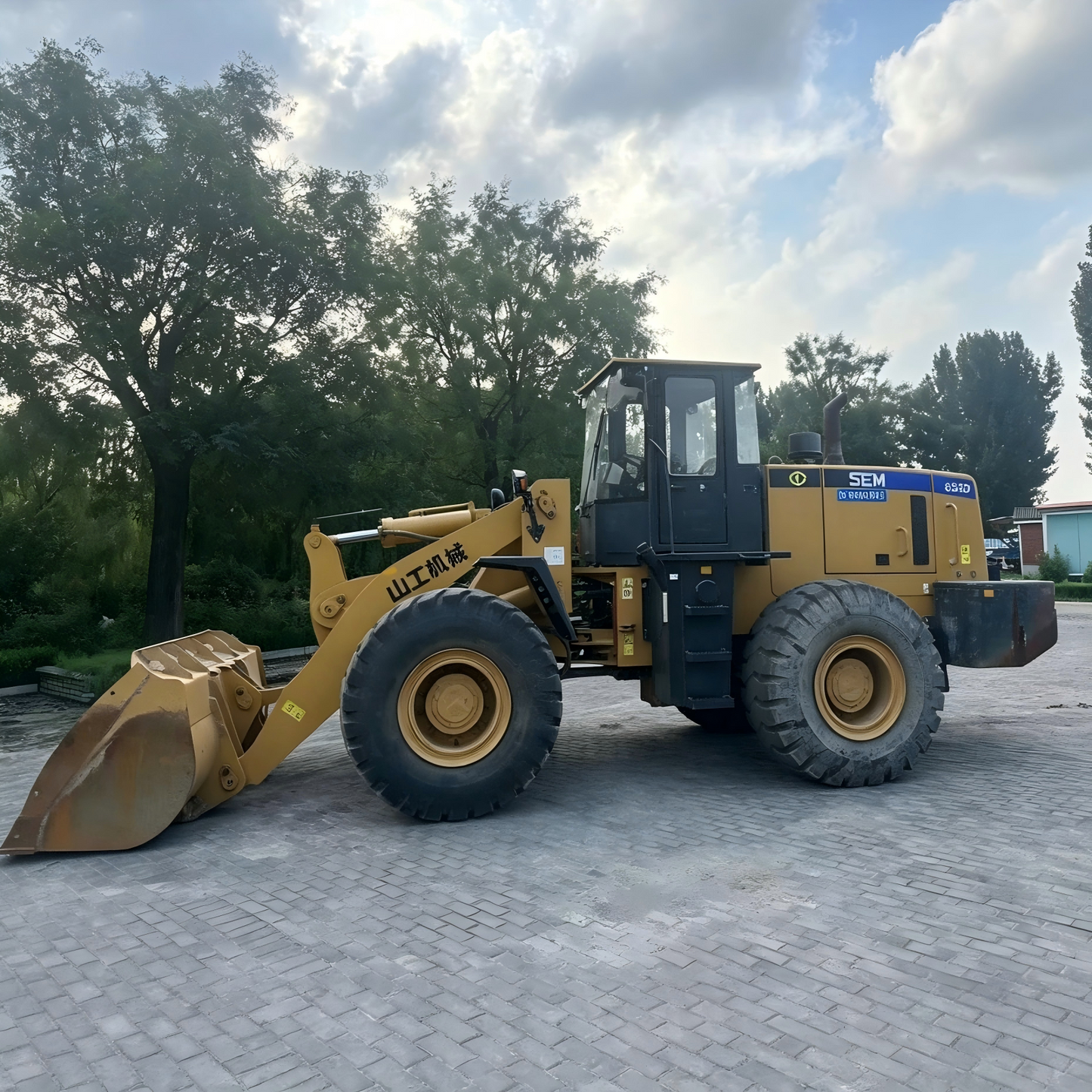 USED SEM 652D