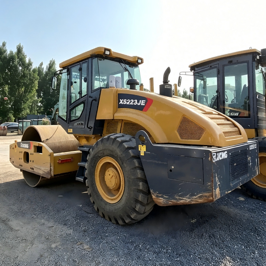 Used XCMG XS223JE Road Roller for Sale side view