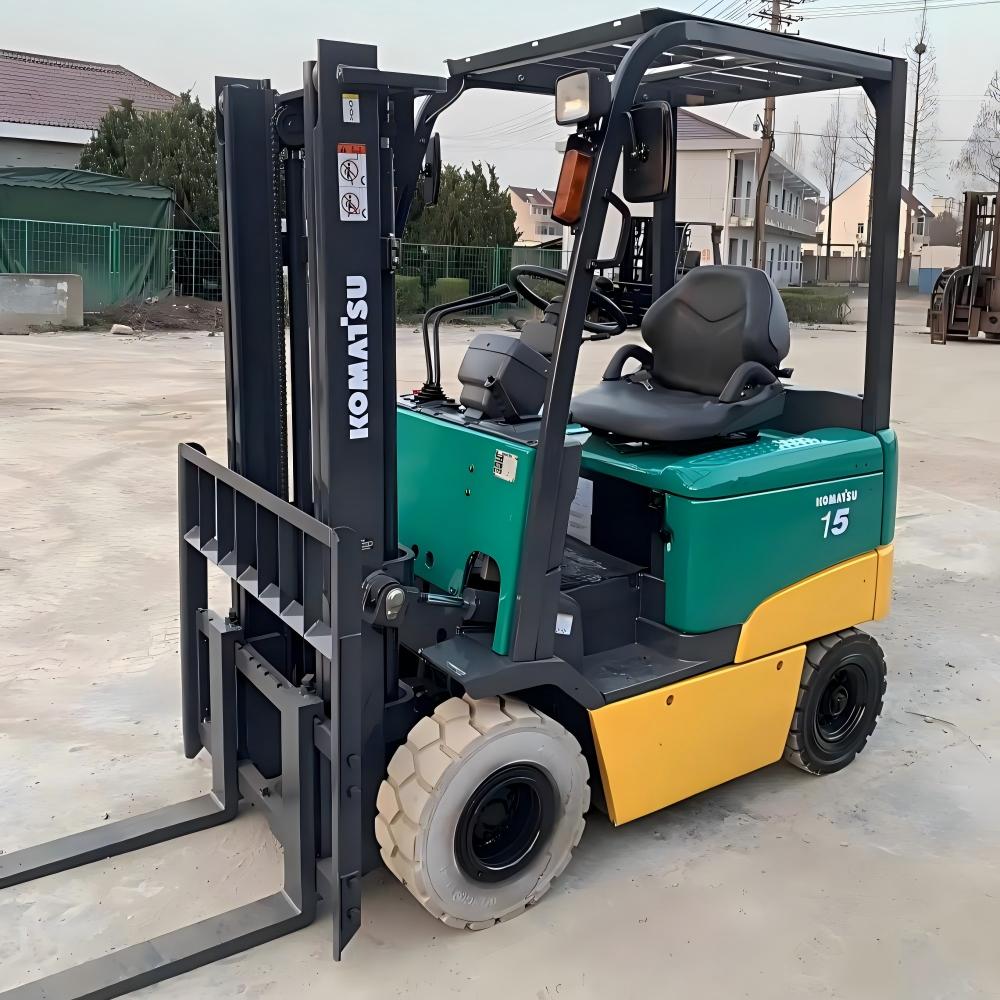 Used Komatsu FD15 Forklift for Sale side view