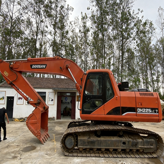 Used Doosan DH225LC-7 Excavator for Sale side view