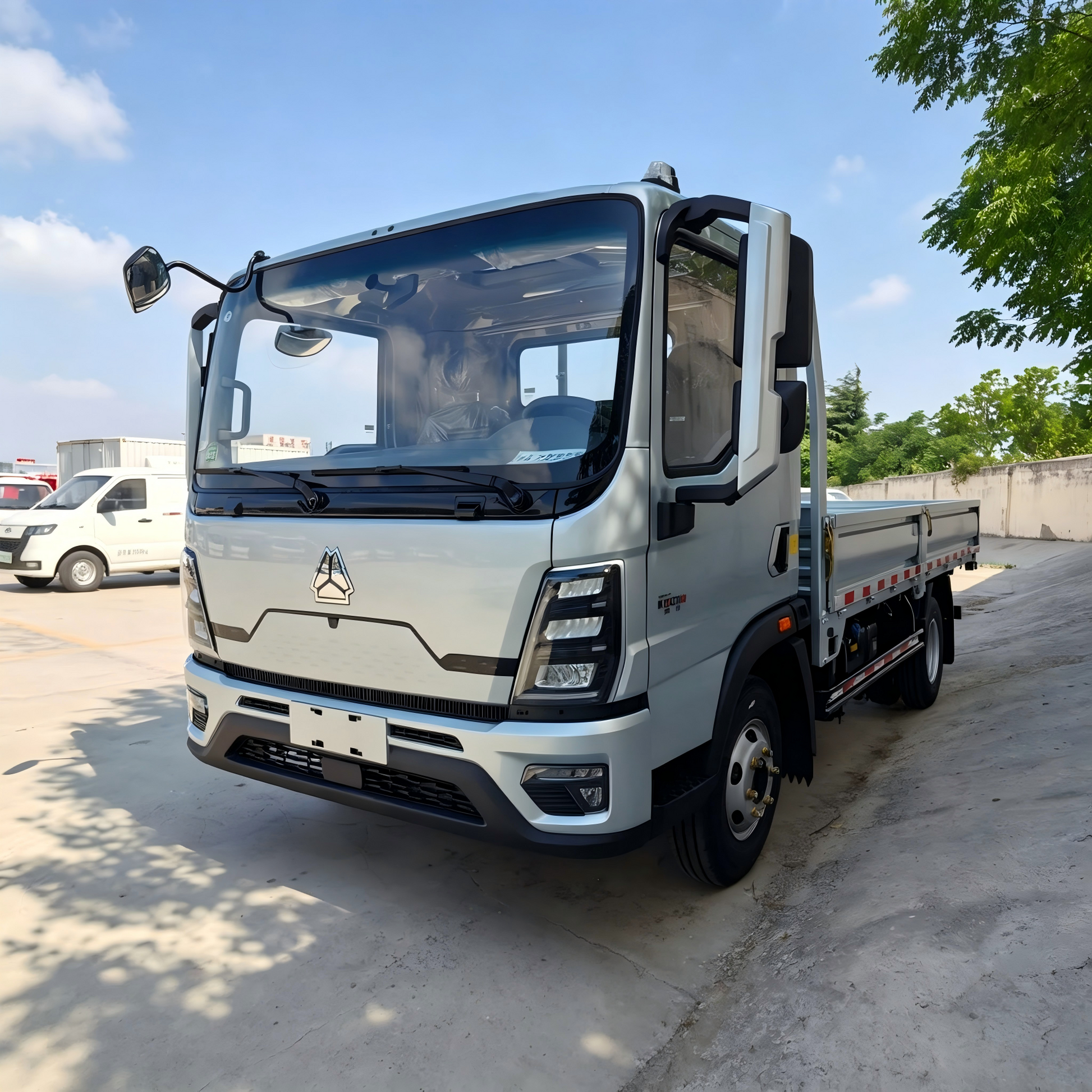 New Howo 170HP Flatbed Truck for Sale - Updated Model side view