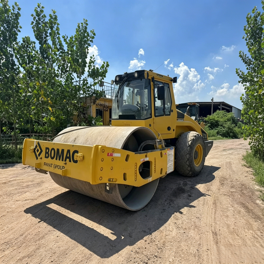 Used Bomag BW220 Road Roller for Sale | Bomag BW220 Price detail photo 1