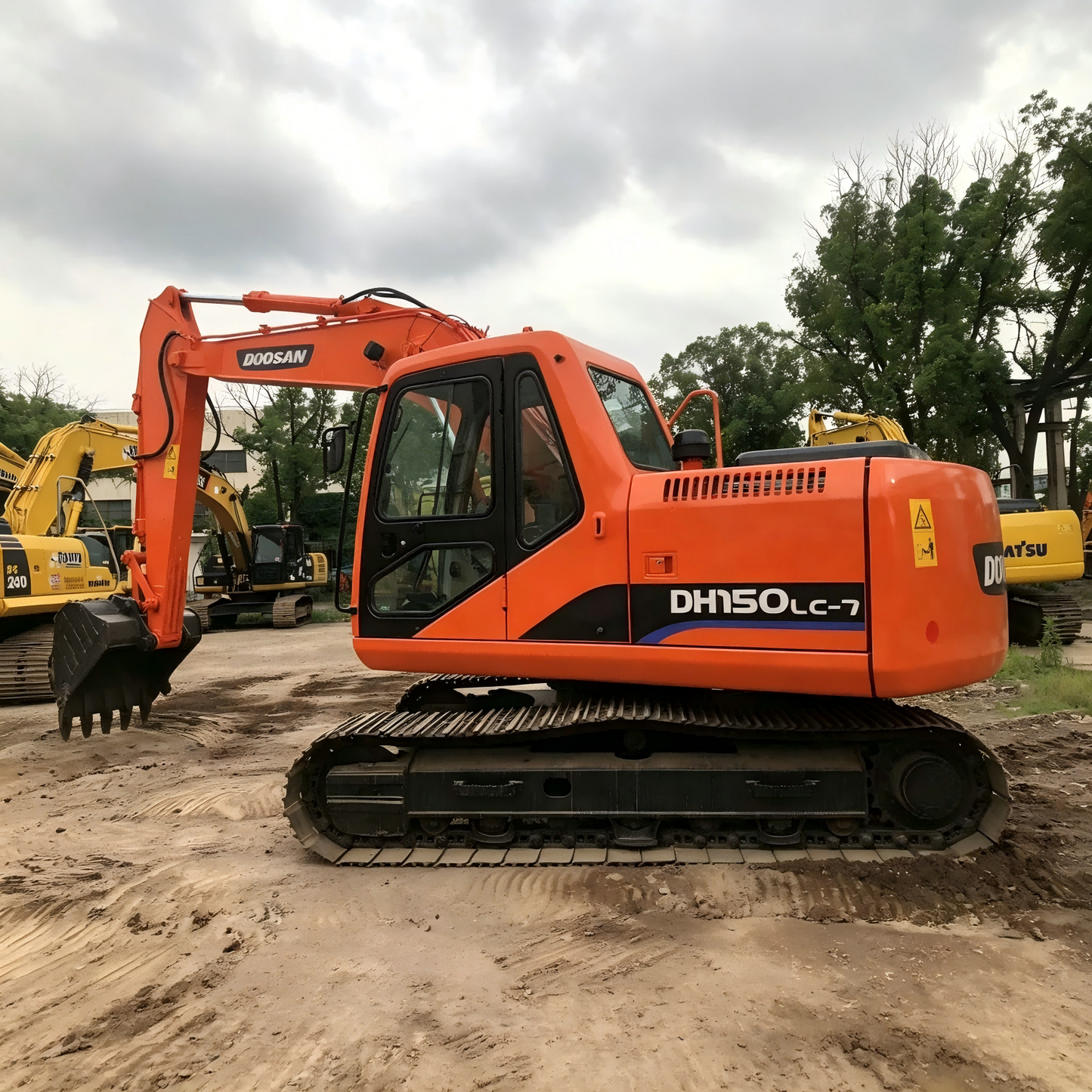 Used Doosan DH150LC-7 Excavator for Sale side view