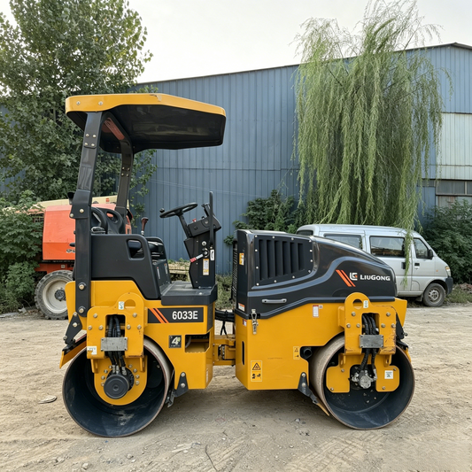 Used Liugong 6033E Road Roller for Sale side view