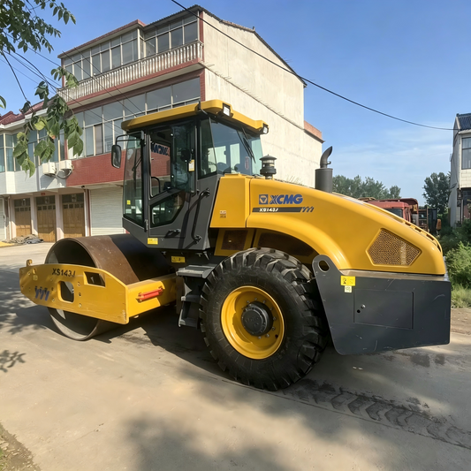 Used XCMG XS143J Road Roller for Sale side view