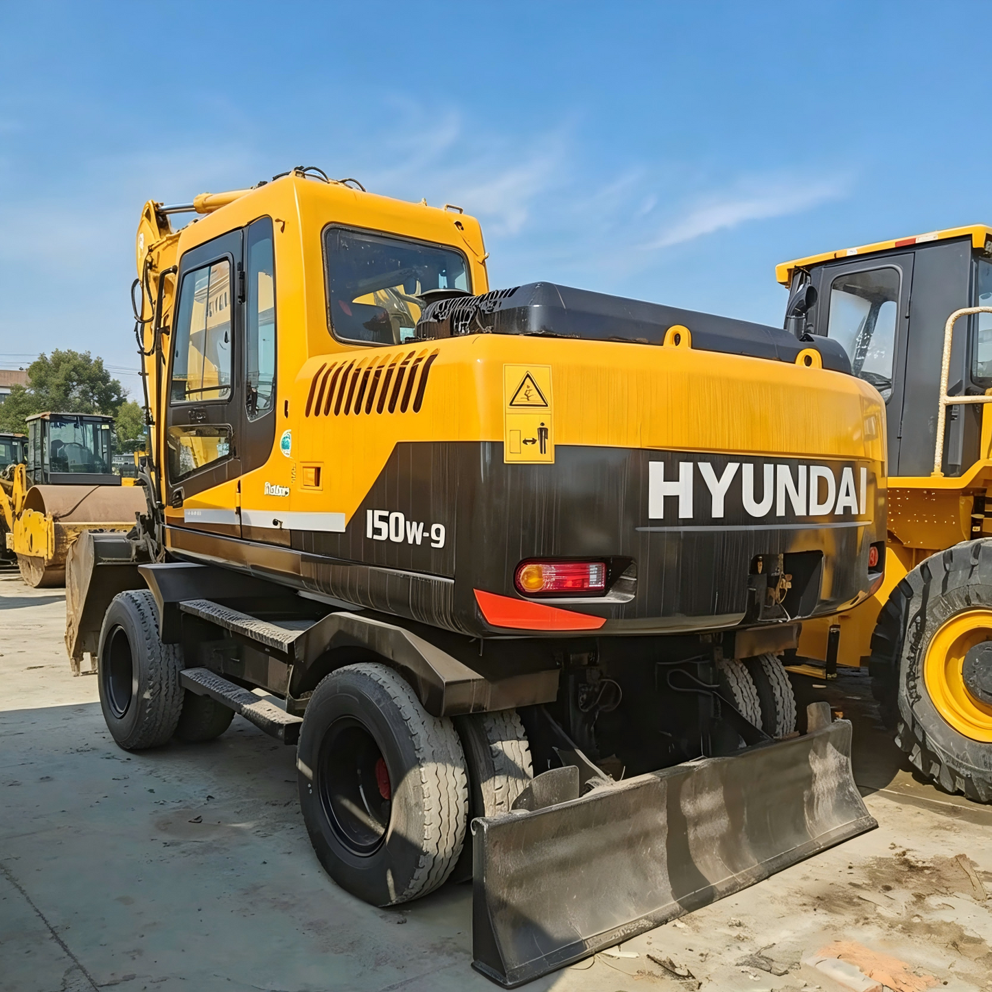 USED HYUNDAI R150W-9 WHEEL EXCAVATOR
