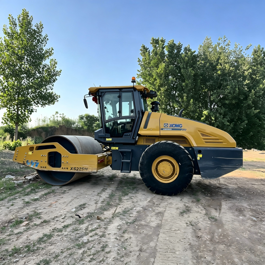 Used XCMG XS225H Road Roller for Sale side view