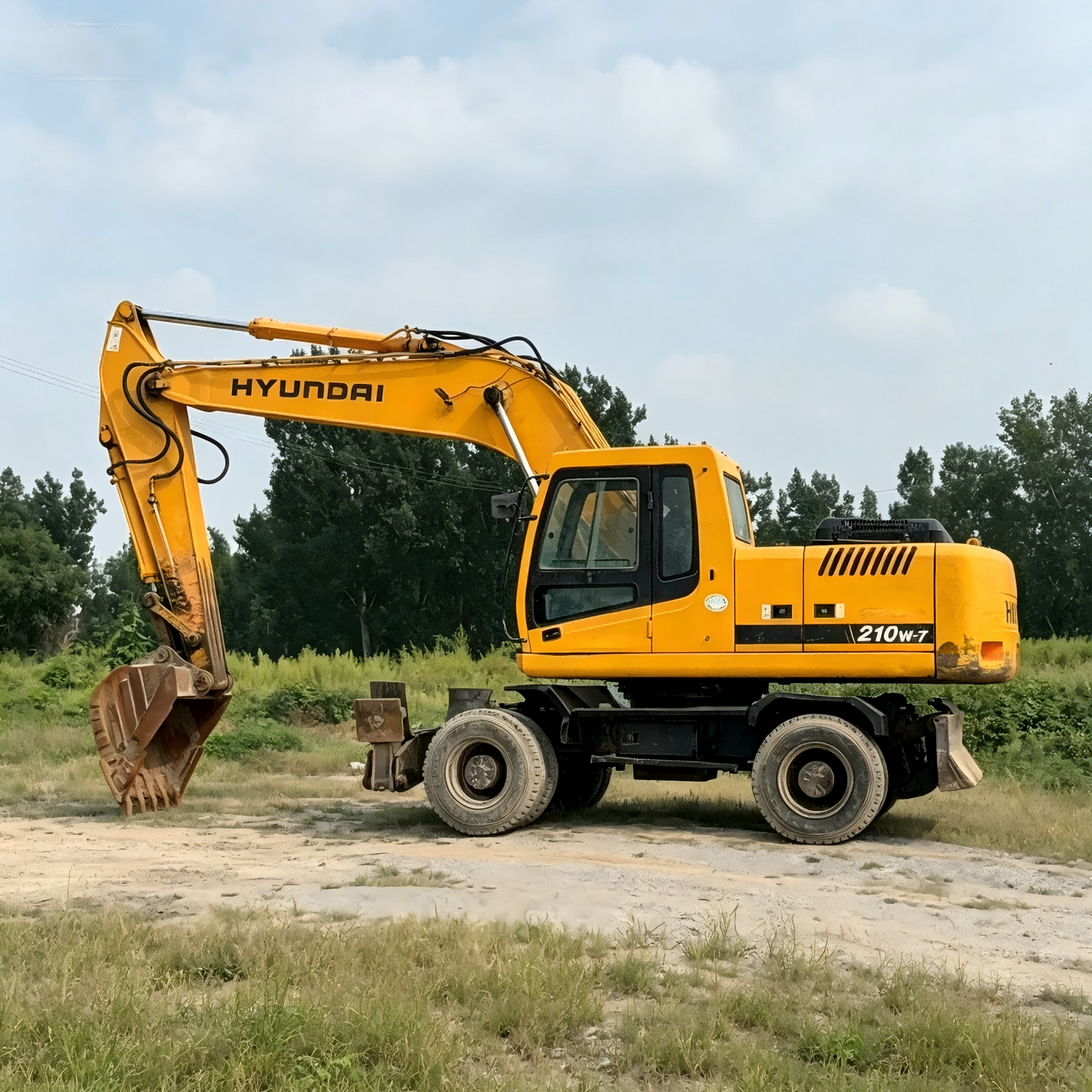 USED HYUNDAI R210W-7