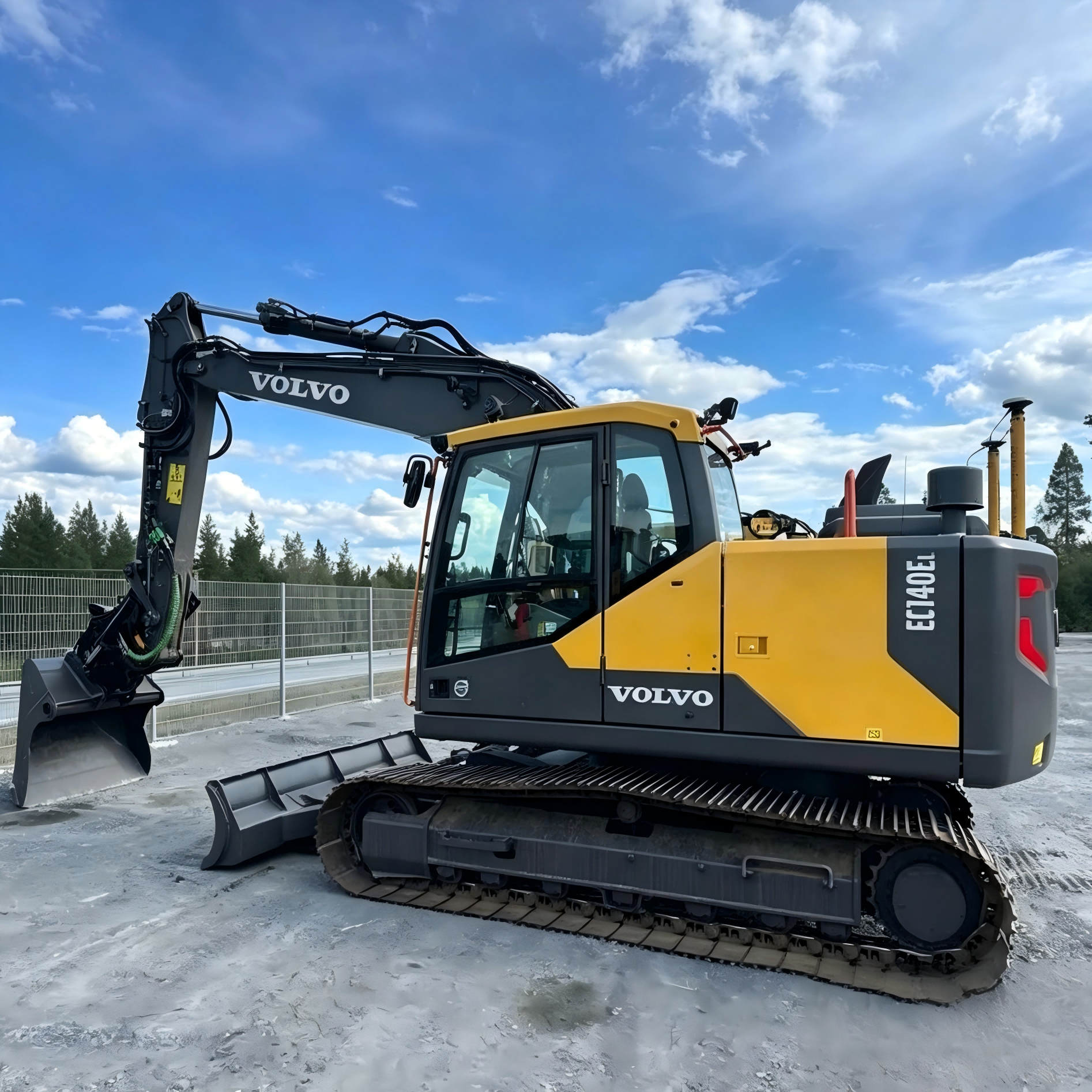Used Volvo EC140EL Excavator for Sale side view