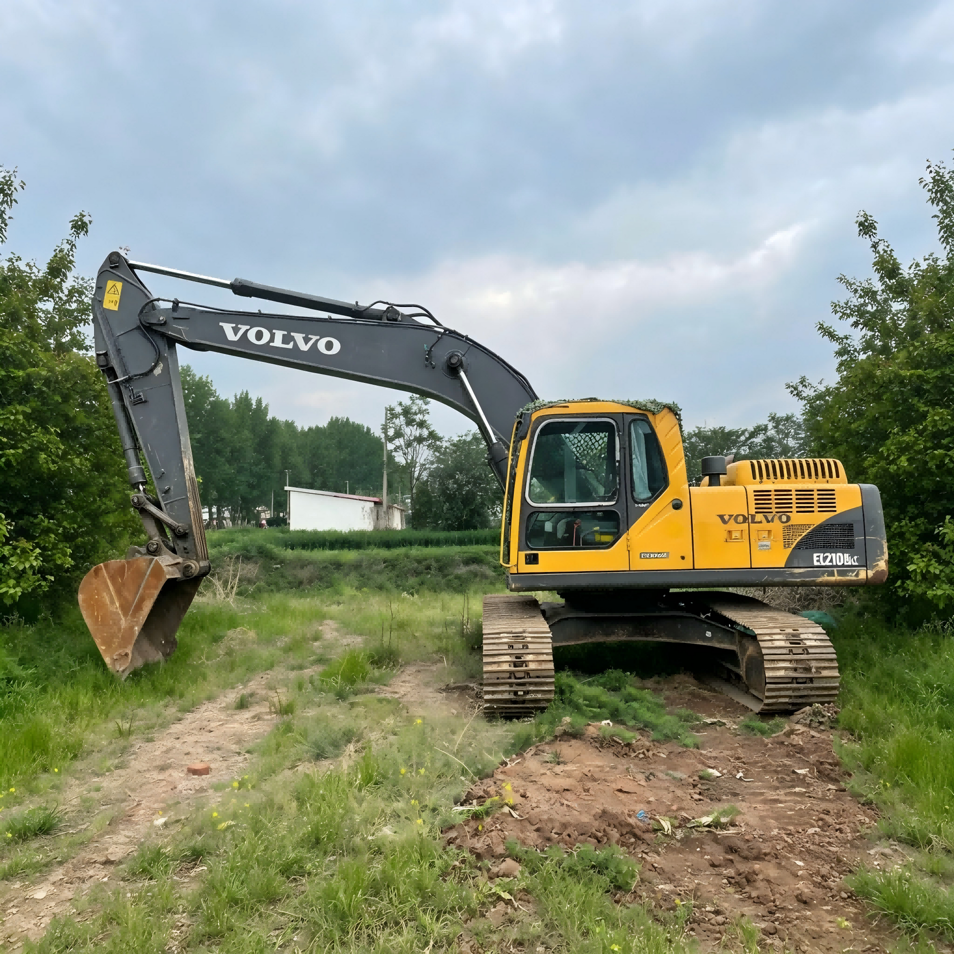 Used Volvo EC210BLC Excavator for Sale side view