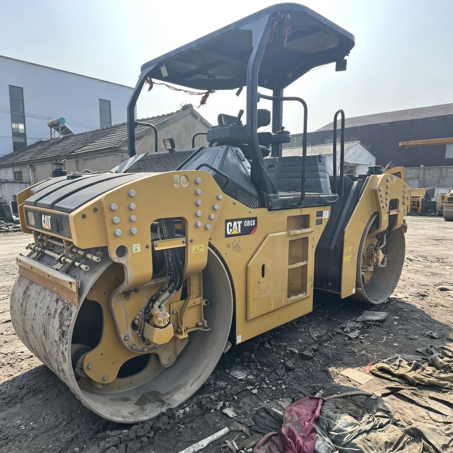Used Caterpillar CB13 Road Roller for Sale side view