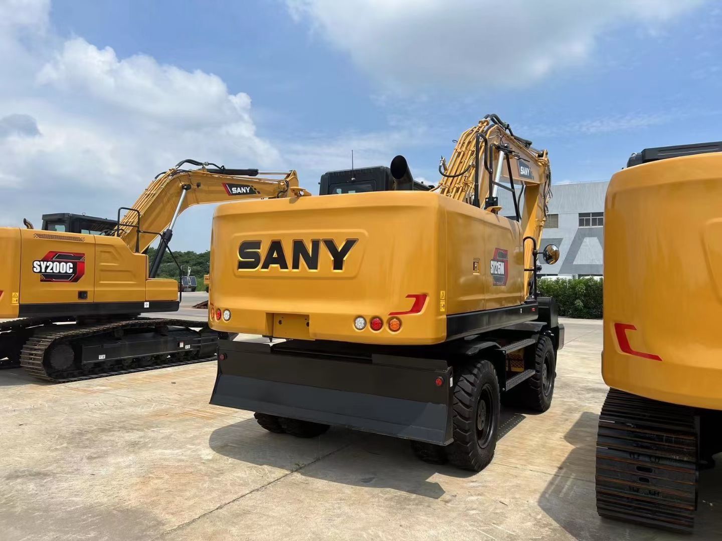 NEW SANY SY215W