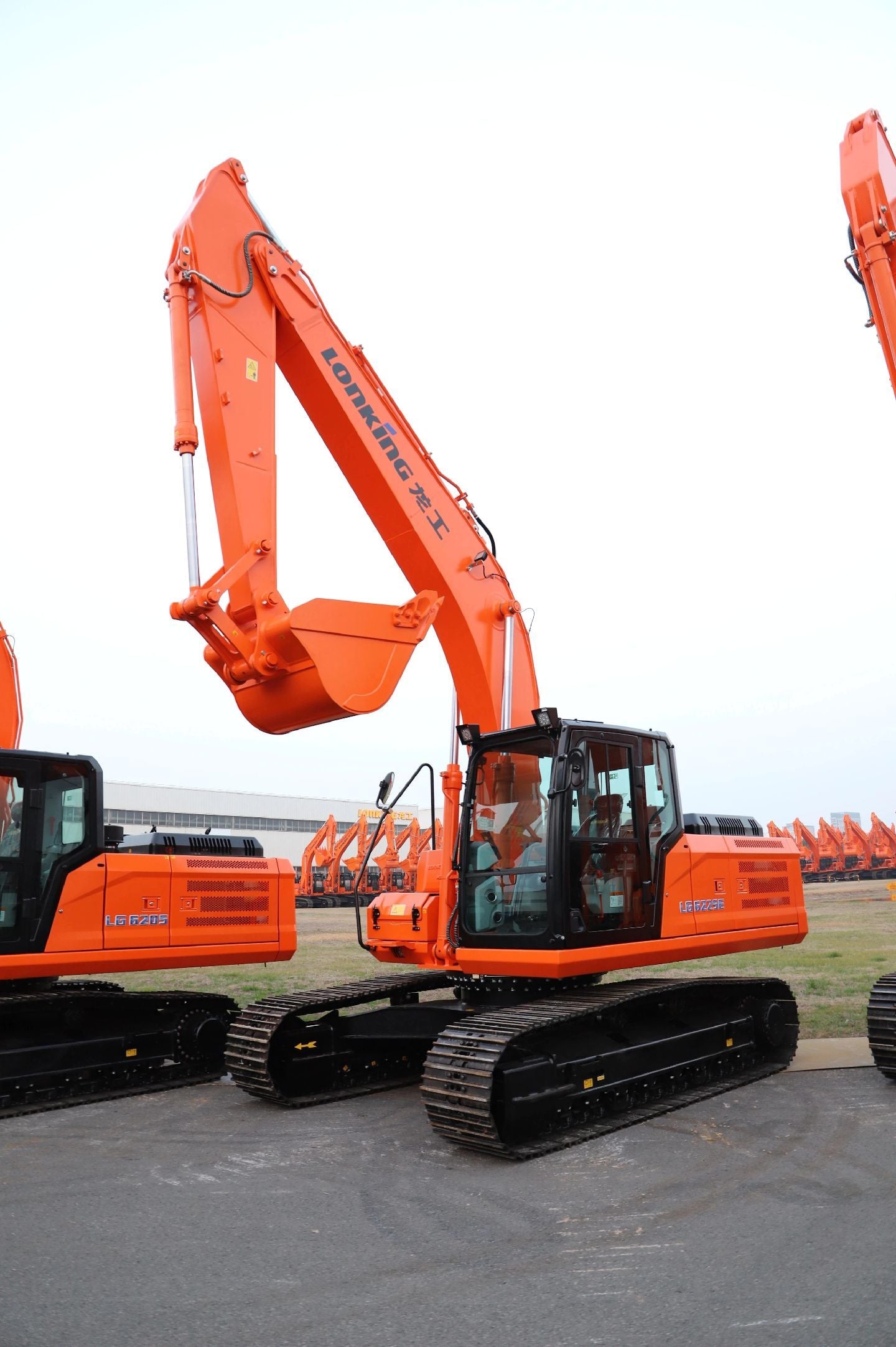 New Lonking LG6225E Excavator for Sale front view