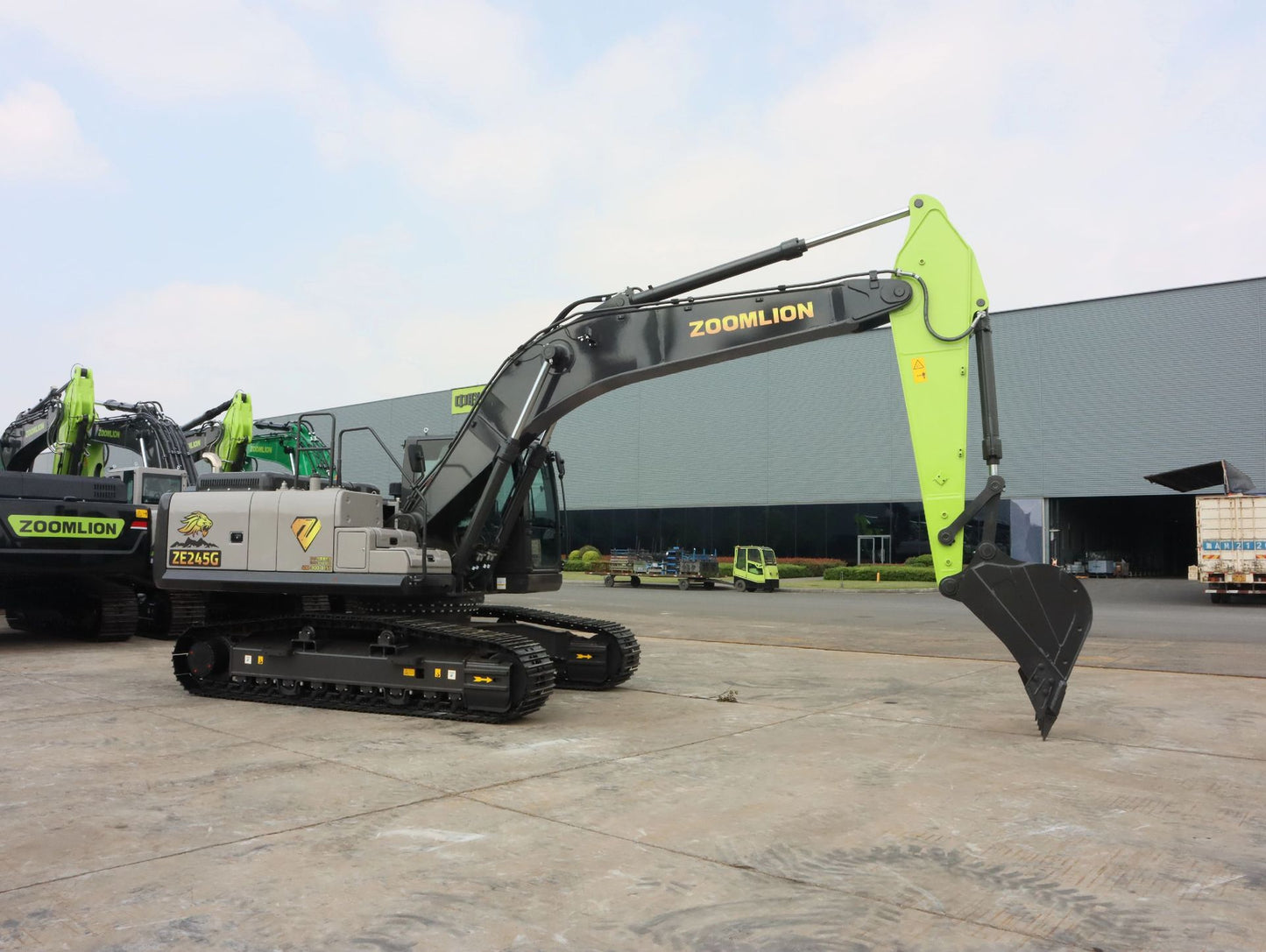 New Zoomlion ZE245G Excavator for Sale rear side view