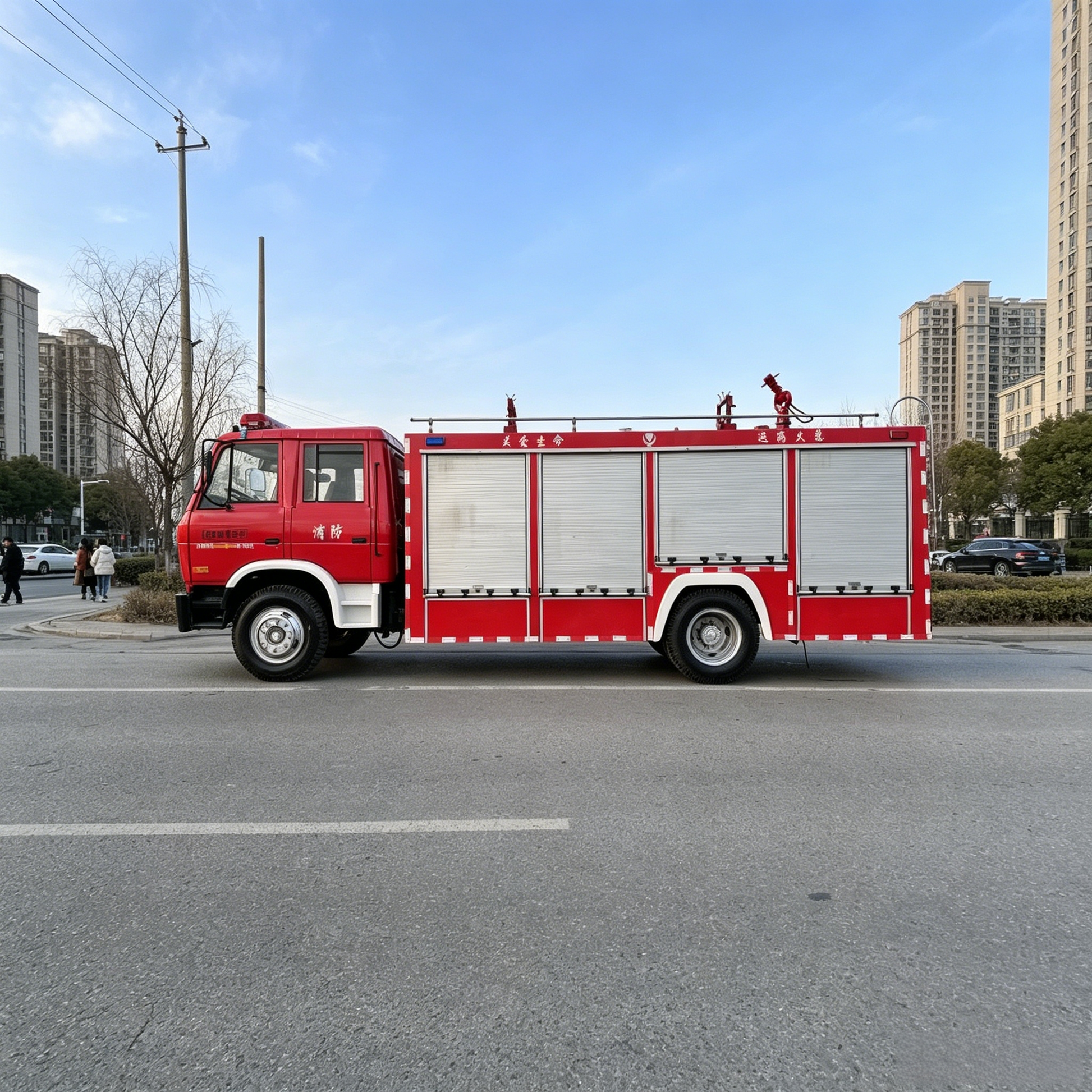 Used Dongfeng DFAC DOUBLE CAB Water Tank Fire Truck for Sale - Alternative Stock side view