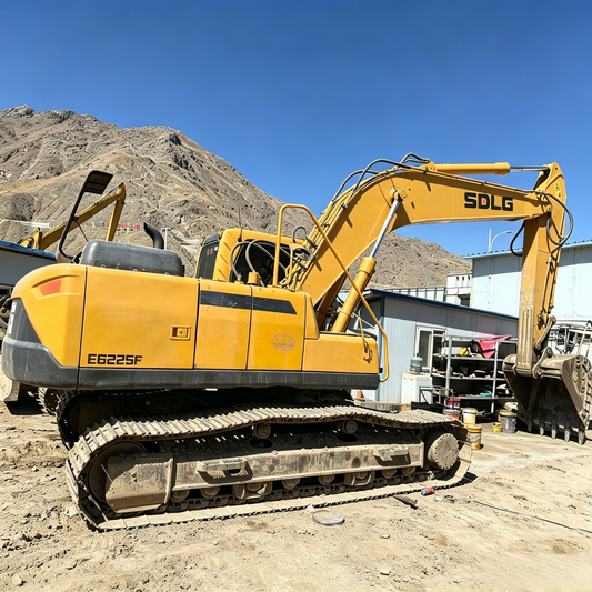 Used Sdlg E6225F Excavator for Sale side view