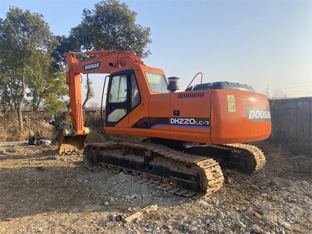 Used Doosan DH220LC-7 Excavator for Sale front view